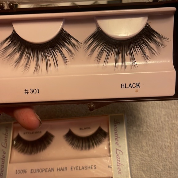 False eyelashes - Picture 4 of 7